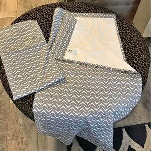 Better Homes Like-new Pair of Grey and White LINED Curtains (2 Panels)